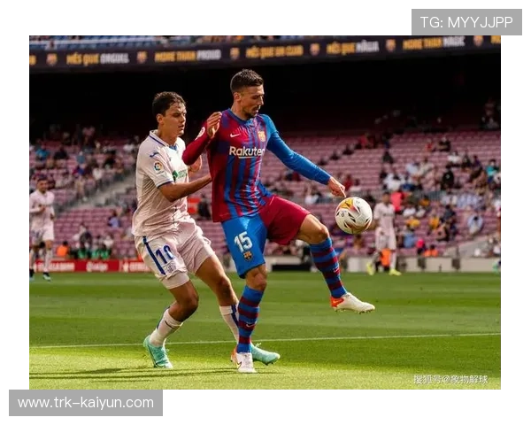 科隆vs沃尔夫斯堡:保级战激烈身体对抗